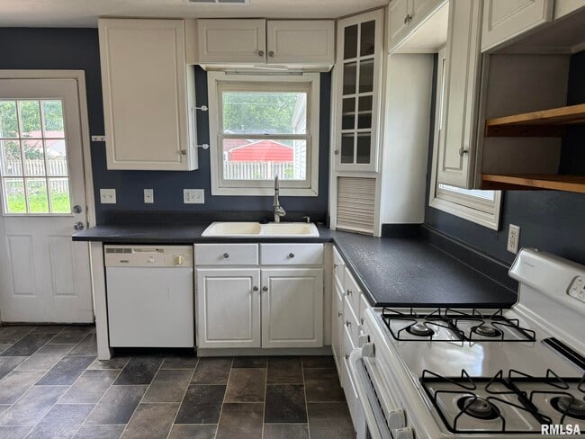 Photo - 2914 W 67th St