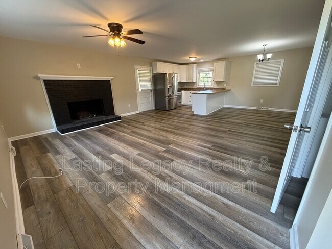 Photo - 179 Canterbury Dr