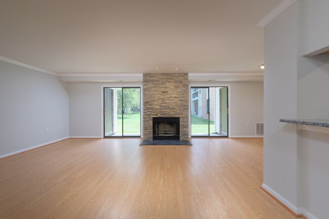 Photo - Renovated Entry Level - Castle Harbour Con... Unit 1D