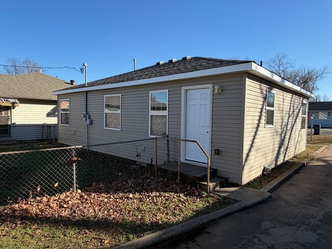 Photo - 304 W Chicago St