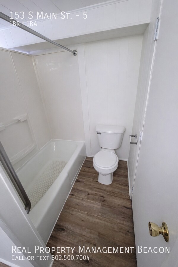 Photo - 153 S Main St Unidad 5