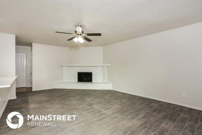 Photo - 603 Woodcrest Way