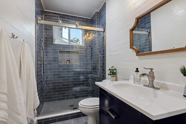 Photo - 199 Powell St SE