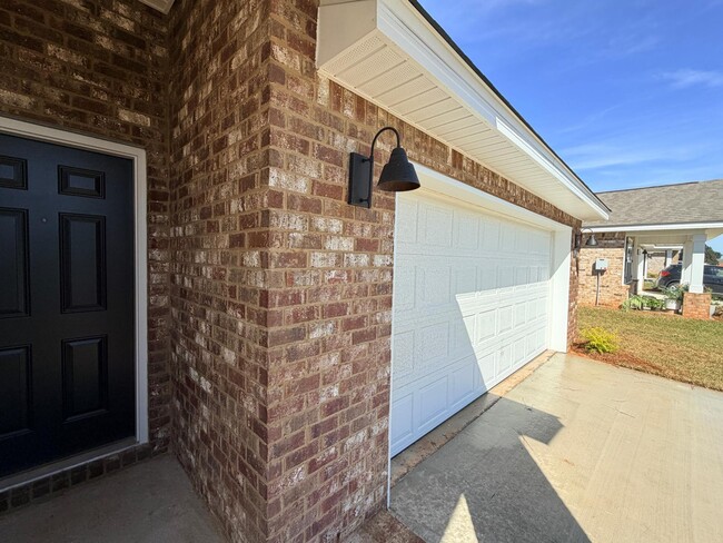 Photo - 10414 Lowell St E