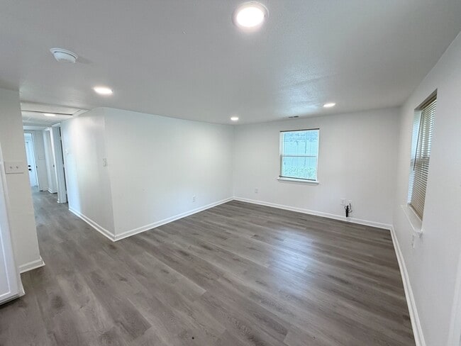 Photo - 914 Locust St