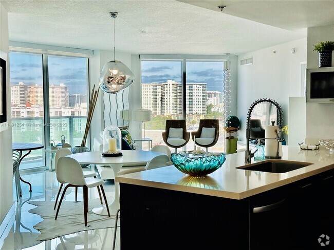 Building Photo - 150 Sunny Isles Blvd Unit 1-1102 Rental