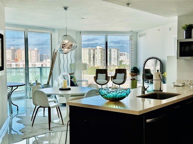 Photo - 150 Sunny Isles Blvd Condominio Unidad 1-1102