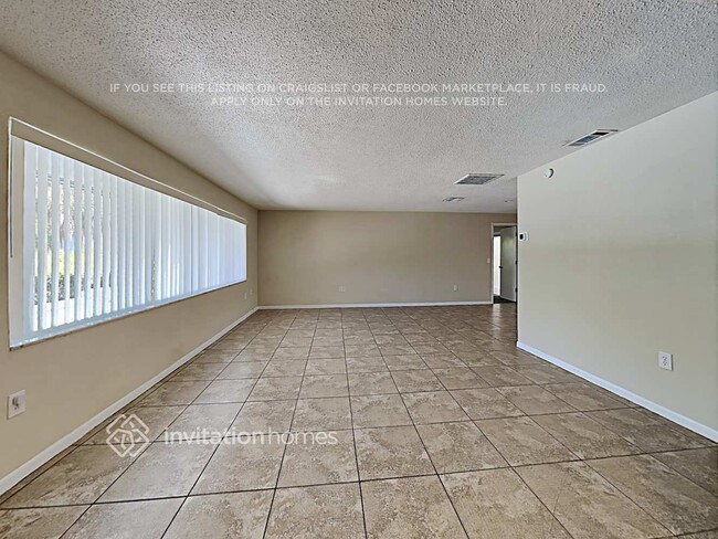 Photo - 1895 Almeria Way S