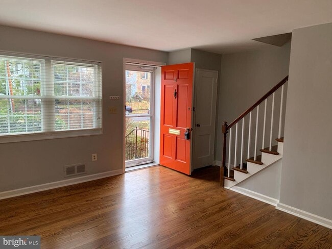 Building Photo - 5 E Alexandria Ave Rental