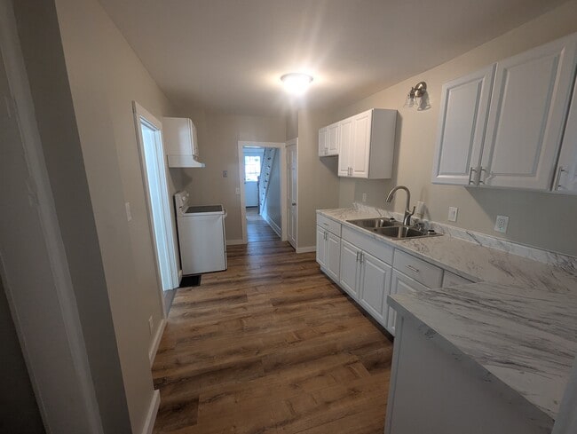 Building Photo - 113 Branch St Unit 113