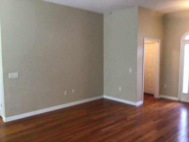 Photo - 64 Lancaster Way