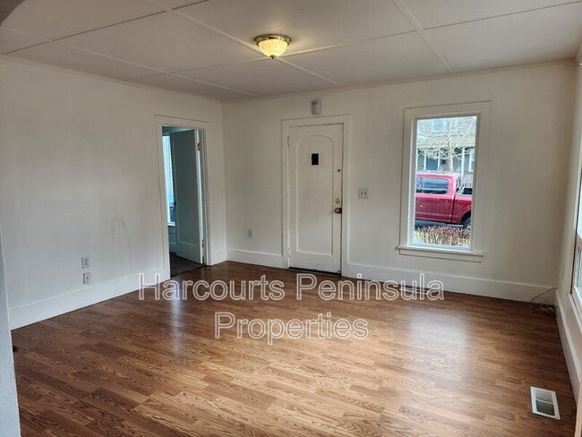 Photo - 1337 Ironsides Ave