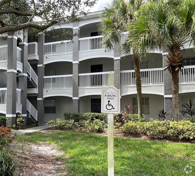 Building Photo - 13905 Fairway Island Dr Unit 1013 Rental