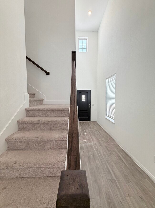 Photo - 1020 Laguna Cv Dr