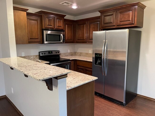 6923 Mayberry Ln
