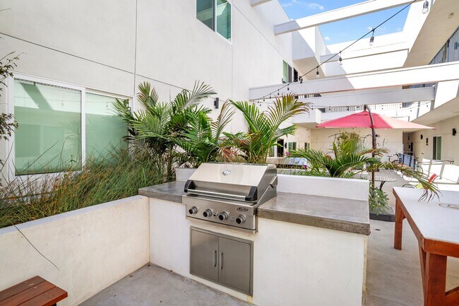 Photo - Oasis at the ROW