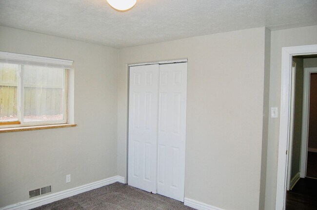 Photo - Updated 3BR • Parking • Private Entry • $1,650 Unidad #1179