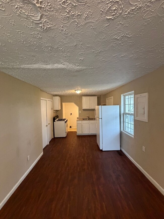 Photo - 2344 East Ave Unidad 2344 East Ave #1