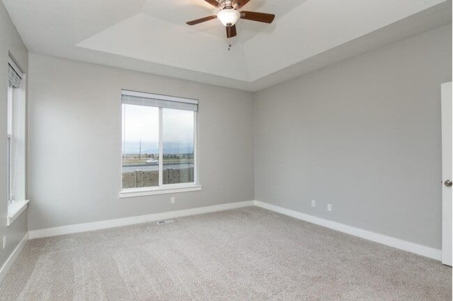 Photo - 156 W Douglass Dr