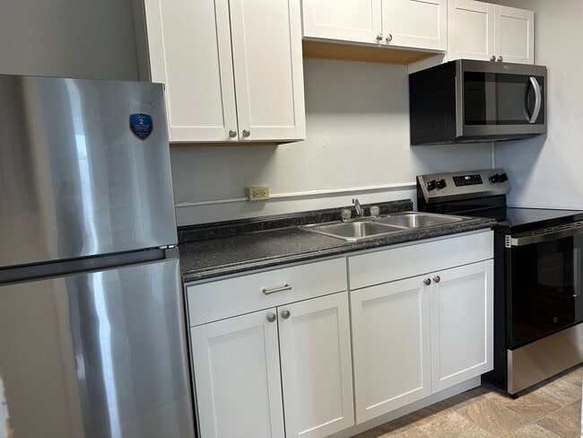 Building Photo - 15 LLC-44 Elm Street Unit 2