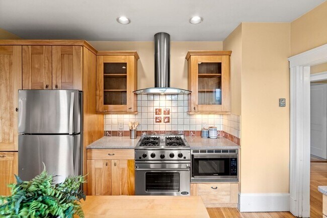 Building Photo - 46 Gardner Rd Unit 2