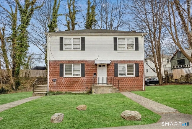 Building Photo - 17 Artic St Unit 2