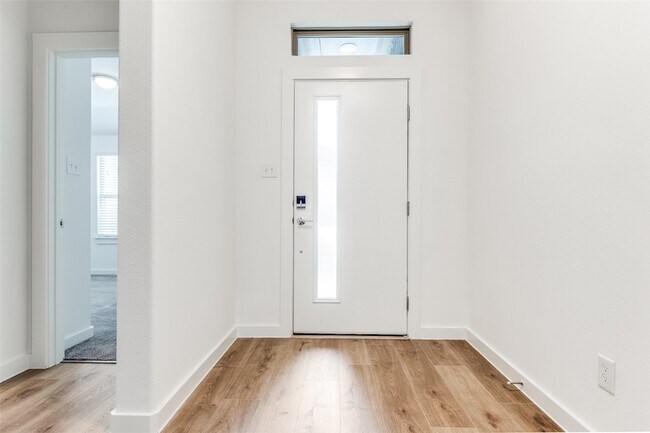 Photo - 4923 Bellhurst Dr