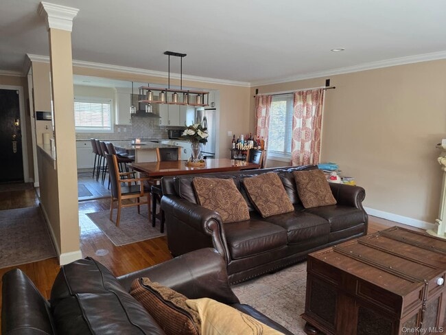 Photo - 838 Pepperidge Rd