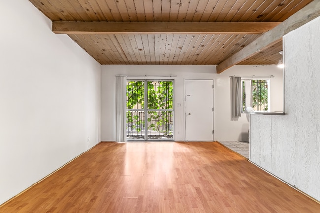 Building Photo - 826 S Grand View St Unit 6 Rental