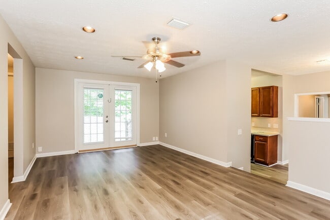 Photo - 1655 Aletha Dr