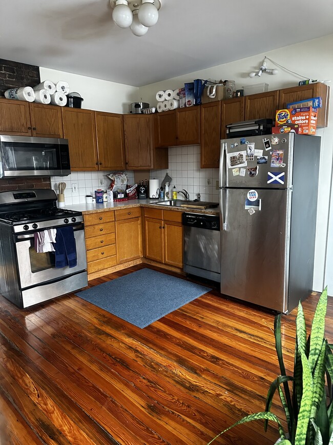 Building Photo - 74 Gore St Unit 3 Rental