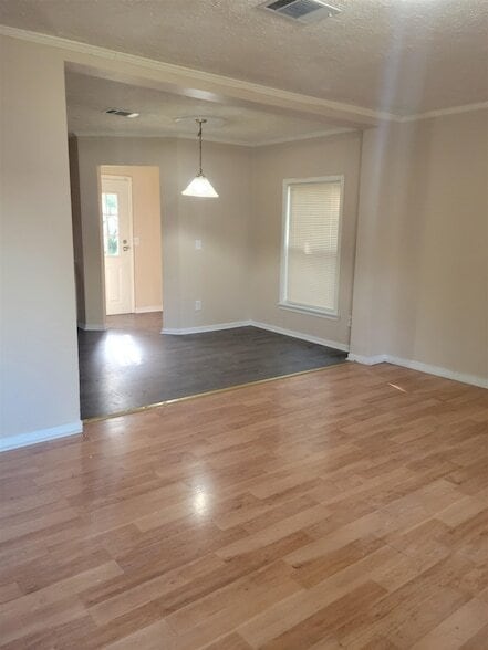 Photo - 37 Evergreen Ave Unidad Apt B