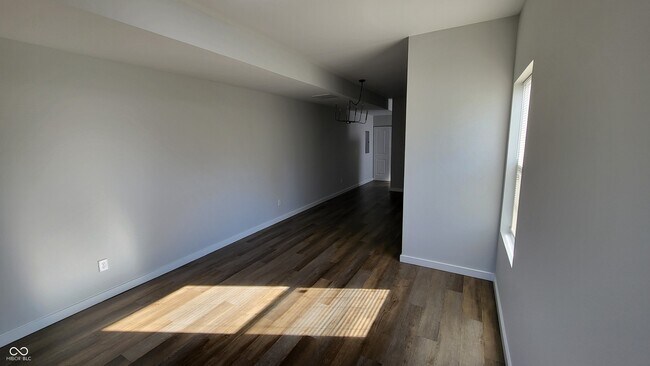 Photo - 515 N Oxford St