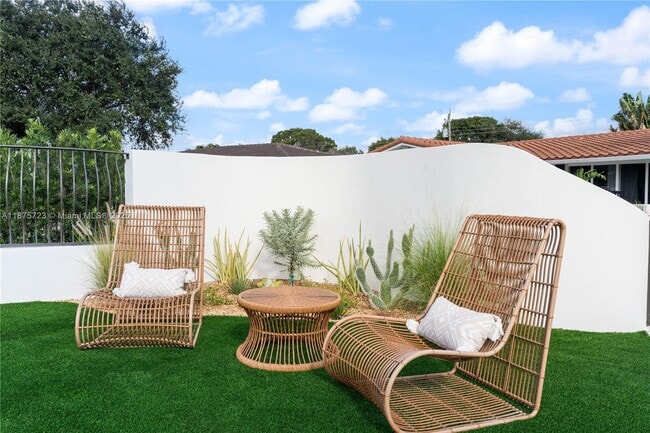 Photo - 5900 NE 21st Ave