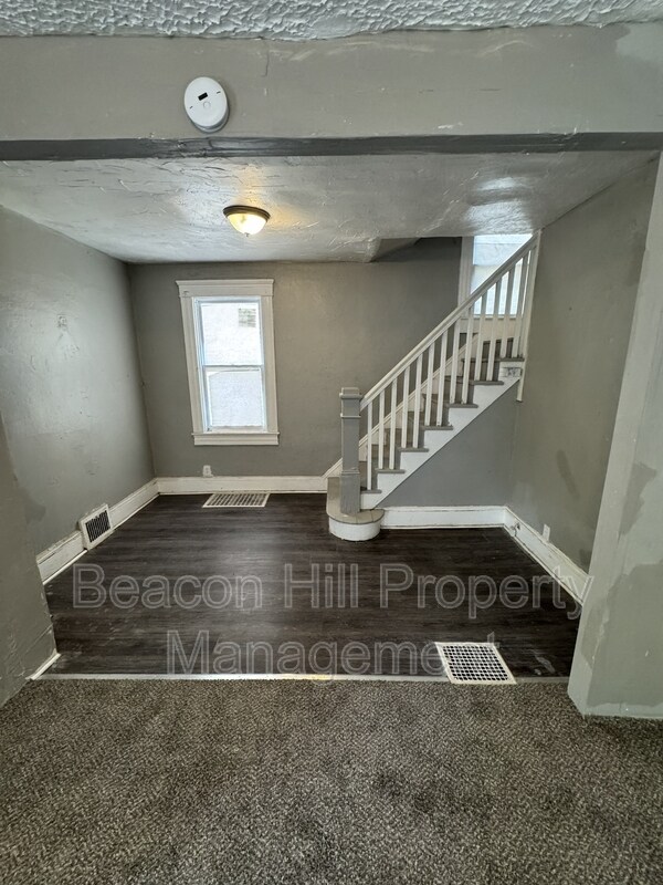 Photo - 2355 E 86th St