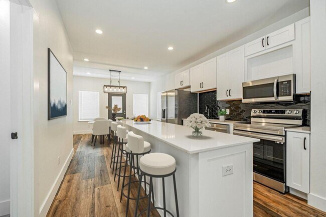 Photo - 1208 Edgar St