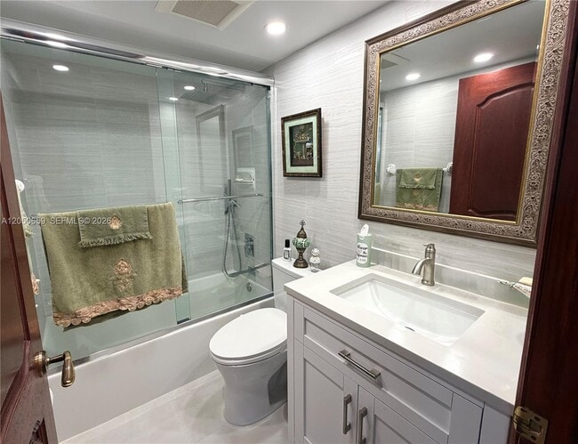 Photo - 3200 Collins Ave Unit 10-1