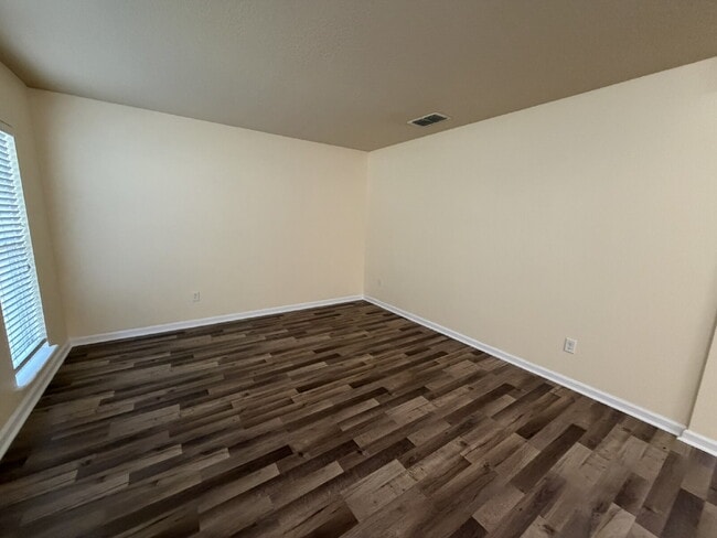 Photo - Spacious 4-Bedroom Home for Rent – Northwe...