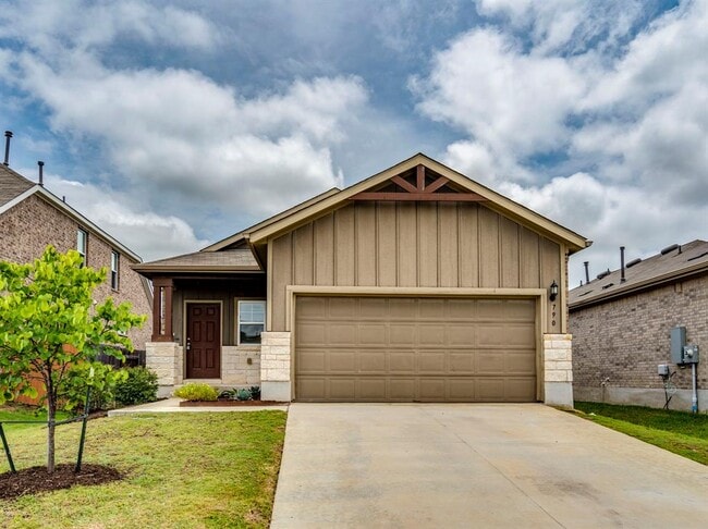 Photo - 790 Pepperbark Loop