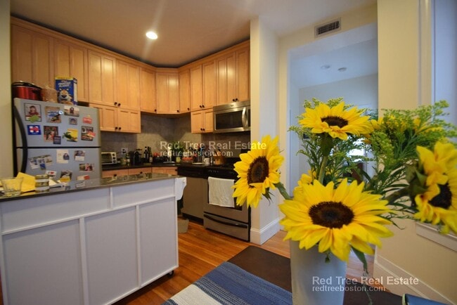 Photo - 183 Winthrop Rd