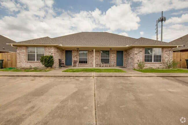 Building Photo - 1621 Rock Hollow Loop Rental