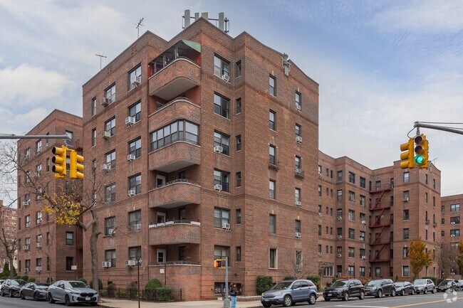 Photo - 6433 99th St