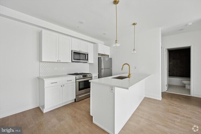 Building Photo - 1614 Ridge Ave Unit 206 Rental