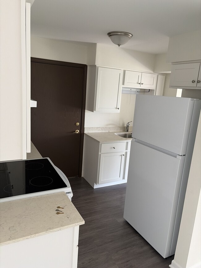 Building Photo - 10712 Mary Ln