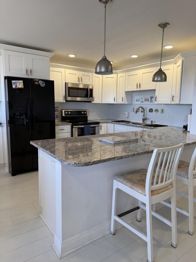 Photo - 4057 Wolverton C