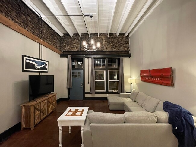 Photo - 725 S Baker St Unit Apt 725