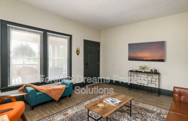 Photo - 720 S Broad St