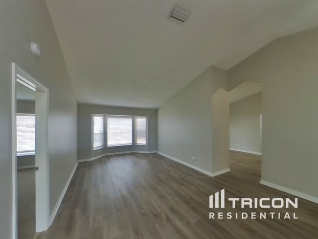 Photo - 13410 Maureen Ave