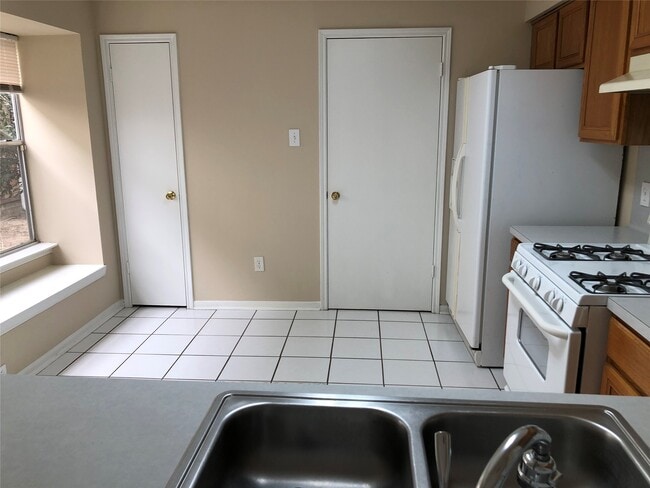 Photo - 10330 Timberloch Dr