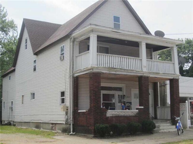 Photo - 439 W 8th St Unit 3